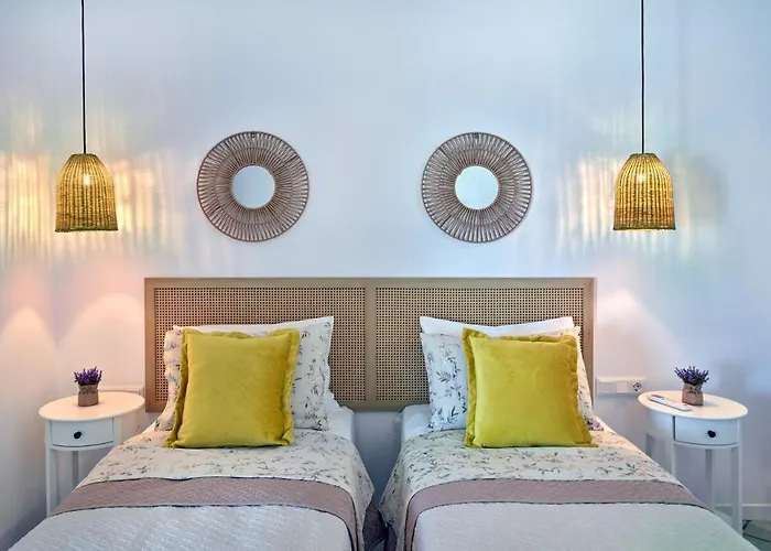 Aetheron Villa, * נאוסה