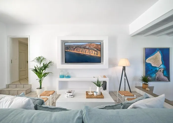 Aetheron Villa, וילה נאוסה