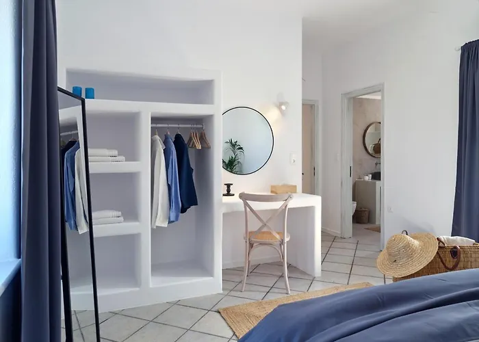 Aetheron Villa, Villa Naoussa