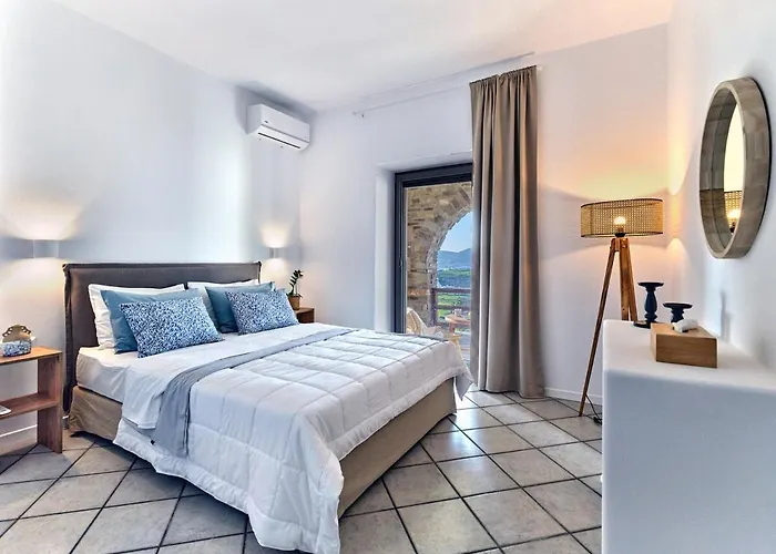 Aetheron Villa, Villa